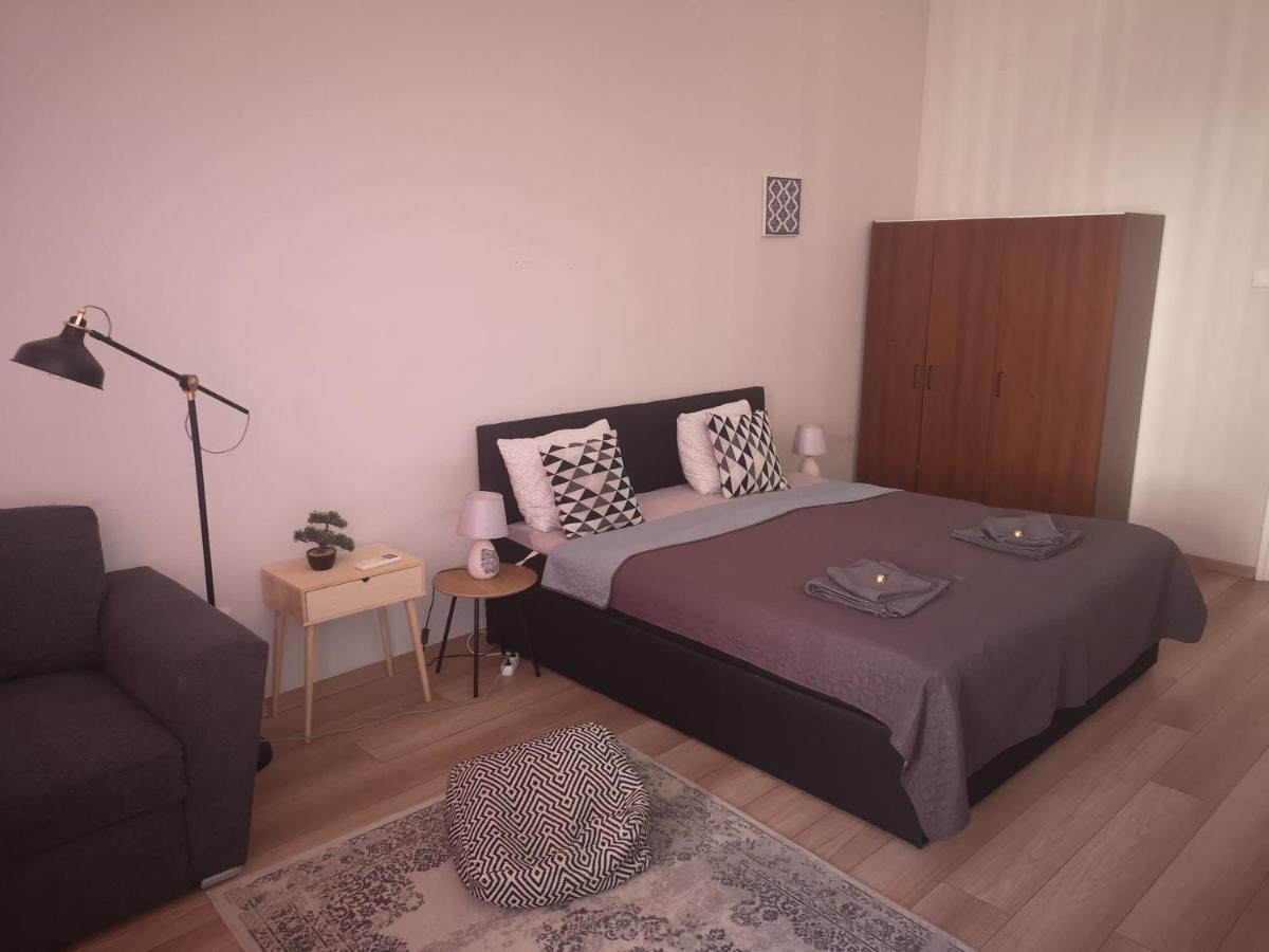 Palace - Belvarosi Apartman Егер Екстериор снимка