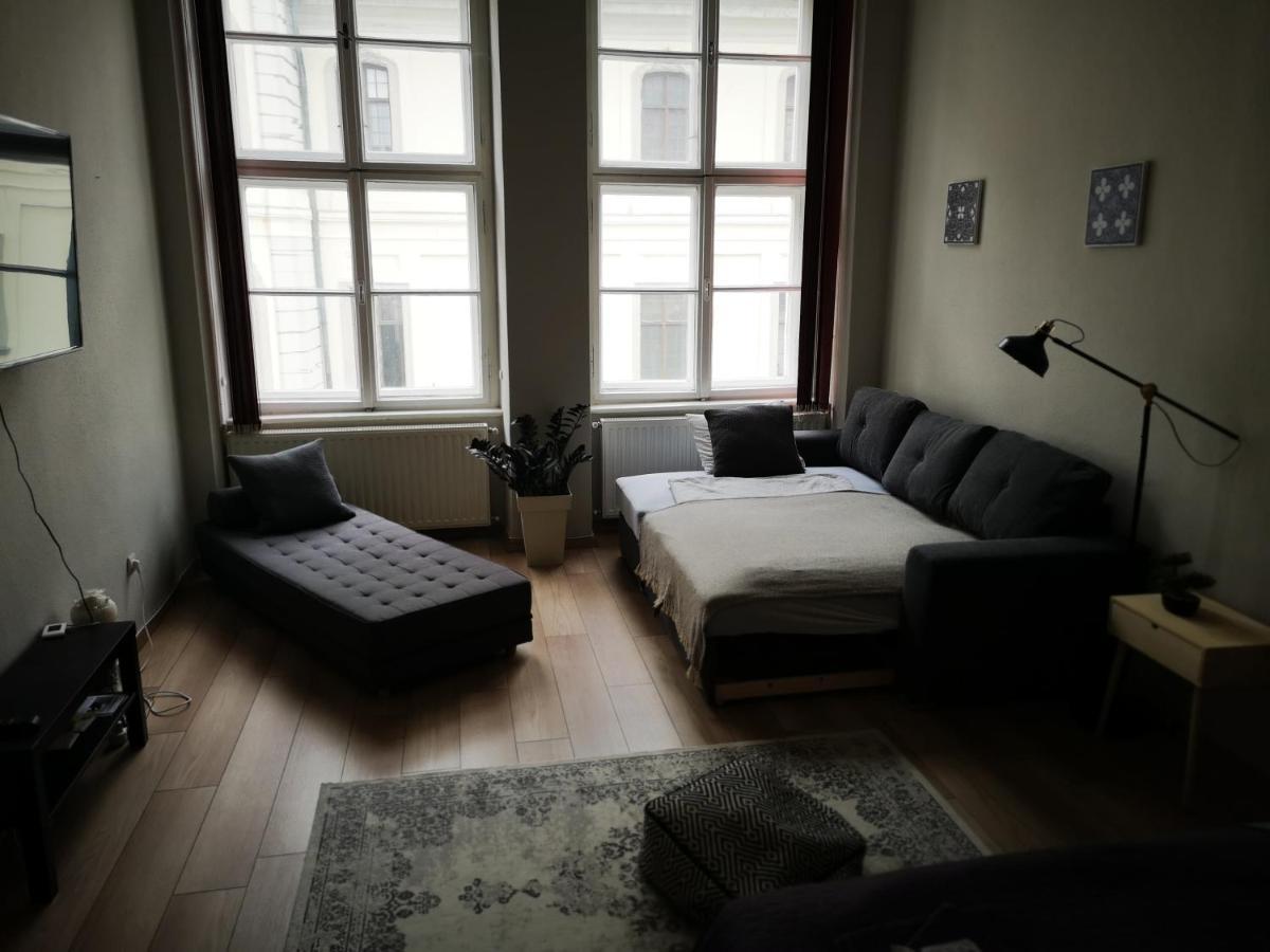 Palace - Belvarosi Apartman Егер Екстериор снимка