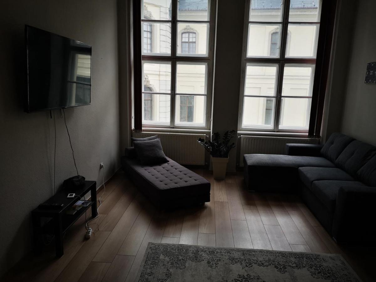 Palace - Belvarosi Apartman Егер Екстериор снимка