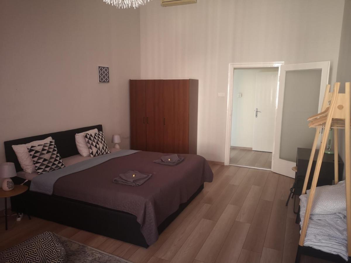 Palace - Belvarosi Apartman Eger Apartment Екстериор снимка