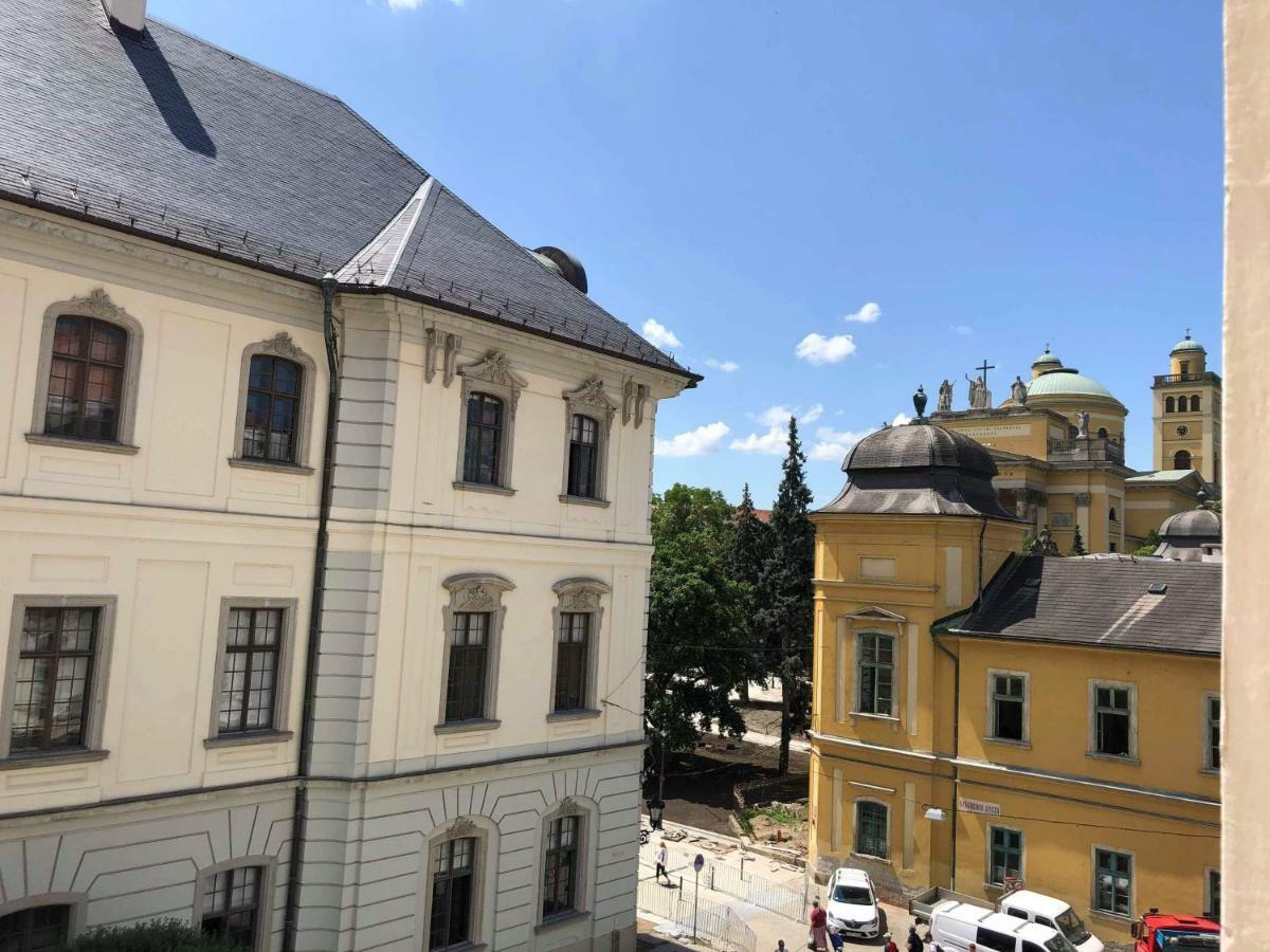 Palace - Belvarosi Apartman Eger Apartment Екстериор снимка